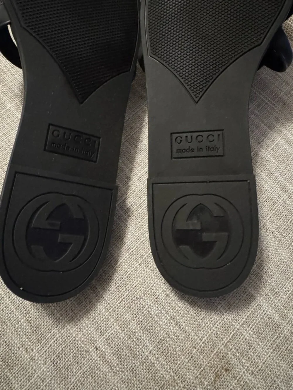 Gucci Black Interlocking G Slide Sandals - Picture 3 of 3